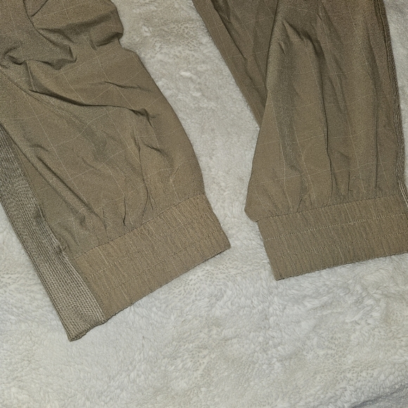 Athleta Brooklyn Textured Jogger Pants Silt Taupe Khaki Tan Women's Size 20 - Picture 15 of 15